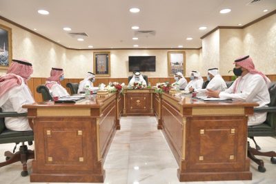 المنصوري يناقش آلية انطلاق رؤية شؤون الحرمين في العمل الميداني