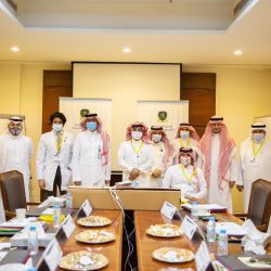 أمير الباحة يرعى تكريم الداعمين والمشاركين بمهرجان العربات المتنقلة
