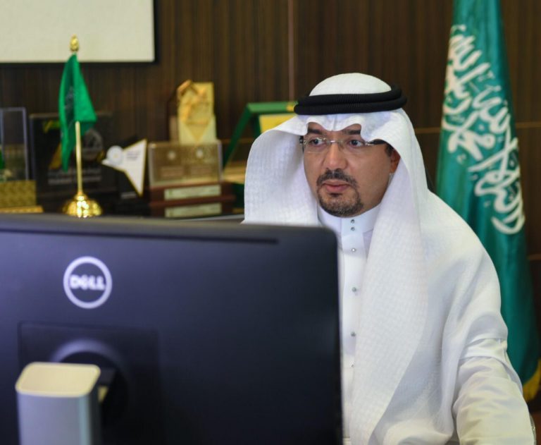 رئيس غرفة مكة الاقتصاد المكي سيتجاوز عثرته وسيأتي الأمل بعد الألم رئيس غرفة مكة الاقتصاد المكي سيتجاوز عثرته وسيأتي الأمل بعد الألم