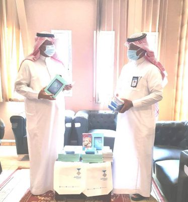 12409 أجهزة لوحية وشرائح بيانات تعزز مسيرة التعليم عن بعد في الرياض