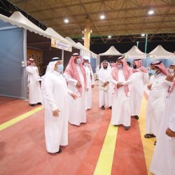 “العفالق “يشيد بدورهم ويكرمهم