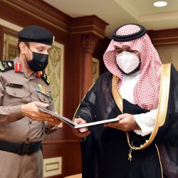 سمو أمير منطقة جازان يتسلّم التقرير الاحصائي السنوي لشرطة المنطقة