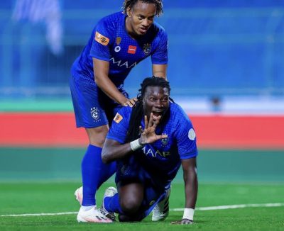 جوميز يقود الهلال للفوز على ضمك بهدفين دون رد