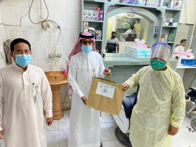 فريق التمكين المجتمعي بصحي صوير ينفذ مبادرة حلاقة بدون عدوى