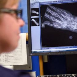 المعلم يحصل على الماجستير من جامعة جازان بتقدير امتياز