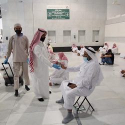 منصة منار الحرمين وخمس موجات إذاعية تبث خطبة الجمعة بالمسجد الحرام بعدة لغات