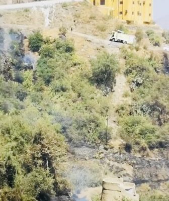 “فيديو وصور”مدني فيفاء يباشر اخماد حريق بمسمى نيدالصدر بالمحافظة.
