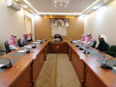محافظ المندق يرأس اجتماع لجنة شؤون الأسرة