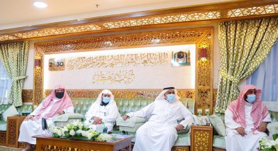 السديس يجتماع بعددٍ من قيادات الرئاسة عليكم متابعة مستجدات هذه الجائحة وتوفير أفضل الخدمات لقاصدي المسجد الحرام