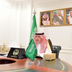 سمو نائب أمير منطقة جازان ينقل تعازي القيادة لوالد وذوي الشهيد العريف “عارضي”