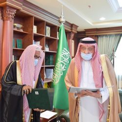 سمو الأمير محمد بن ناصر يرعى توقيع اتفاقية انتفاع بين فرع وزارة البيئة وجمعية صيَّادي الأسماك بالمنطقة