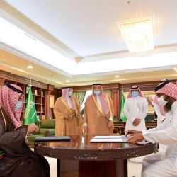 سمو أمير منطقة جازان يتسلم تقرير جهود ومشاريع جمعية الأمير محمد بن ناصر للإسكان الخيري