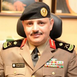 محافظ فيفاء يؤدي الصلاة على الشهيد الجندي الفيفي