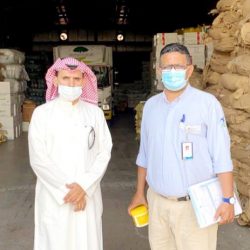 قائد القوات البحرية يدشن طائرات عامودية قتالية