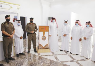” محافظ المخواة ” يقف على آخر الاستعدادات لإنطلاق فعالية معرض الكتاب بمقر الغرفة التجارية