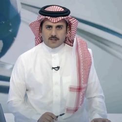 “بالصور”قائد حافلة كبيرة يجوب طرق فيفاء رغم وعورتها