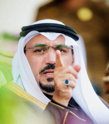أمير القصيم يوجه باتخاذ جميع الإجراءات الوقائية لمنع انتشار فيروس كورونا وتفعيل تطبيق “توكلنا” في المقرات الحكومية والخاصة