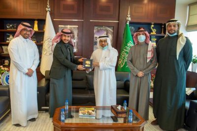 رئيس جامعة الملك فيصل يستقبل ممثل المملكة، عضو المجلس التنفيذي في منظمة “الألكسو”