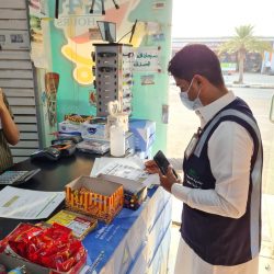 أمير الحدود الشمالية يستقبل اللواء الجابري