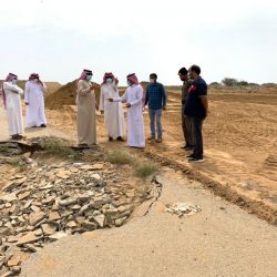 متطوعو الهلال الأحمر السعودي بجازان يقيمون نقاط فرز في جوامع المنطقة