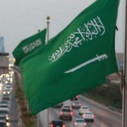 السديس يكرم المشاركين في ندوة جهود المملكة