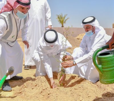 معالي رئيس جامعة الباحة يدشن أسبوع البيئة بمنطقة الباحة تحت شعار “البيئة لنا ولأجيالنا”