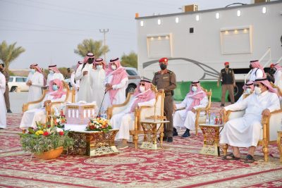 سمو الأمير محمد بن ناصر يلتقي بمشايخ وأهالي محافظة صامطة ويبحث احتياجاتهم الخدمية