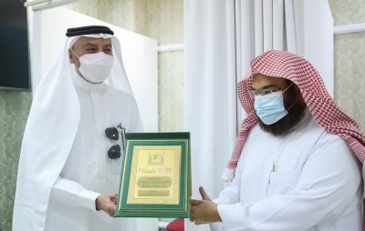 بحضور مطير و السديس يدشن مقر لقاحات كورونا لمنسوبي شؤون الحرمين