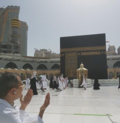 الحج والعمرة المعتمر الخليجي المحصّن بلقاح كورونا لا يُستثنى من العزل