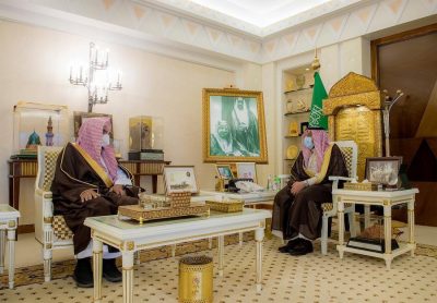 سمو أمير القصيم يستقبل مدير فرع هيئة الأمر بالمعروف بالمنطقة