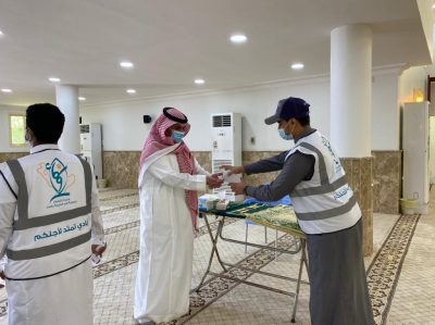 محافظ ضمد يتابع أعمال الجهات الأمنية والفرق التطوعية وقت صلاة الجمعة