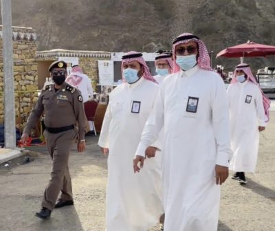 محافظ الداير يتفقد سير فعاليات مهرجان البن الخولاني الثامن