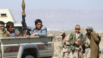 حكومة اليمن ترحّب بالعقوبات الأمريكية على قيادات عسكرية حوثية