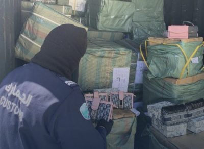 ضبط أكثر من 9 آلاف قطعة من الشنط والملابس المغشوشة عبر ميناء جدة الإسلامي وميناء الملك عبدالعزيز