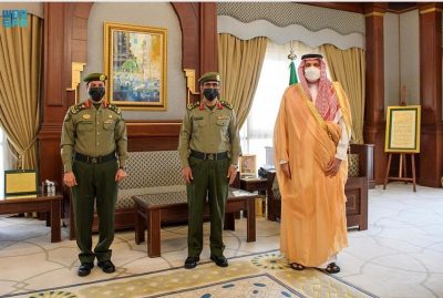 فيصل بن سلمان يستقبل مدير جوازات المدينة