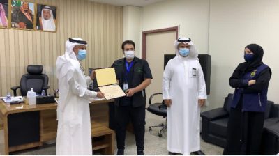 حقائب صحية وسجادات صلاة لمصابي مستشفى شرق عرفات بمكة المكرمة