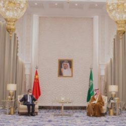مبادرة شيخ العقله بالتنسيق مع مستشفى العارضة العام لتطعيم افراد القبيله بمنزله