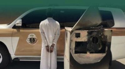 القبض على شخص قام بإتلاف جهاز رصد آلي بمنطقة القصيم