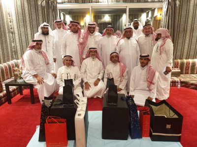 زملاء الغامدي والأحمدي بشركة بترورابغ يقومون حفل تكريم بمناسبة تقاعدهما