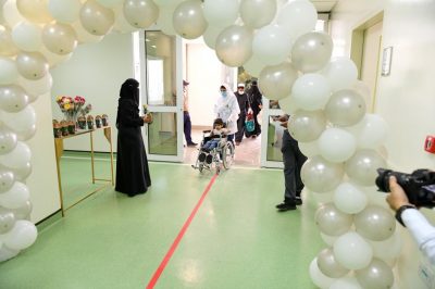 بمتابعة سمو أمير الباحة بدء عملية نقل المرضى المنومين والعيادات من مستشفى المخواة القديم للمستشفى الجديد