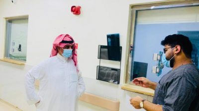 محافظ ضمد يقف على سير العمل بمستشفى ضمد العام
