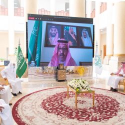 مدير تعليم جازان يُكرّم الطالب ريان حكمي بمناسبة تحقيقه الدرجات النهائية في اختبار القدرات العامة مدير تعليم جازان يُكرّم الطالب ريان حكمي بمناسبة تحقيقه الدرجات النهائية في اختبار القدرات العامة