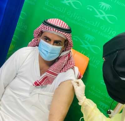 محافظ ضمد الغامدي يُدشن مركز لقاحات كورونا بمحافظة ضمد