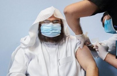 السديس يتلقى الجرعة الأولى من لقاح كورونا