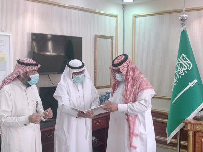 محافظ شرورة يطلع على تقرير الاختبارات عن بعد