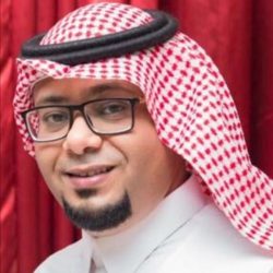 الشيخ محمد الأحمري يقدم واجب العزاء في وفاة رجل الأعمال عبدالله الأحمري