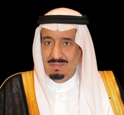 خادم الحرمين الشريفين يبحث مع سلطان عمان العلاقات الثنائية بين البلدين