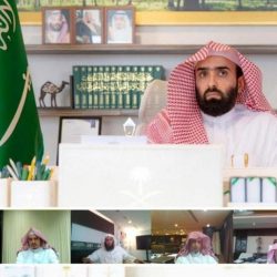 خادم الحرمين الشريفين يبحث مع سلطان عمان العلاقات الثنائية بين البلدين