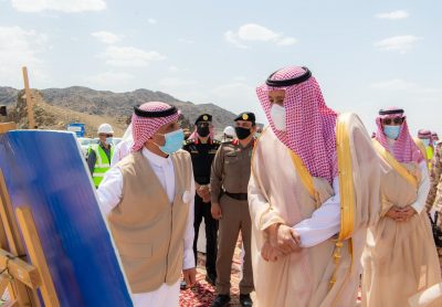 سمو أمير الباحة يتابع سير العمل بمشاريع الطرق بالمنطقة