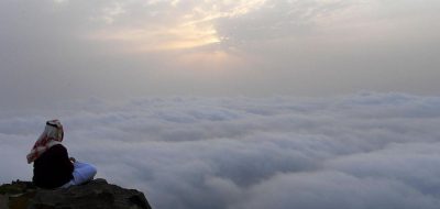 السحب المنخفضة .. ظاهرة بصرية ترسم الجمال في صيف عسير